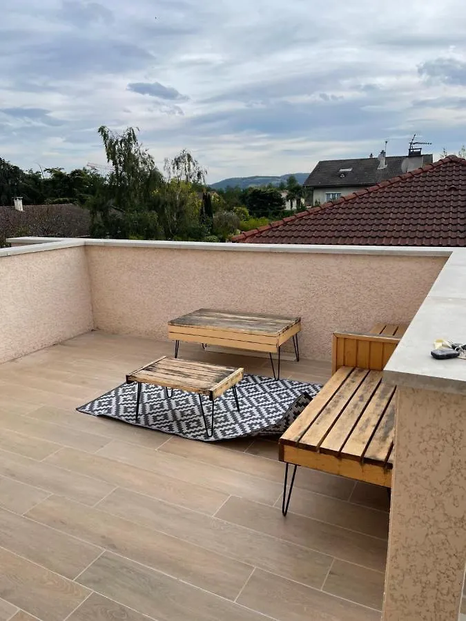 Appartement La Parenthèse Balnéo T2 Cosy de 40m² avec terrasse à Ternay